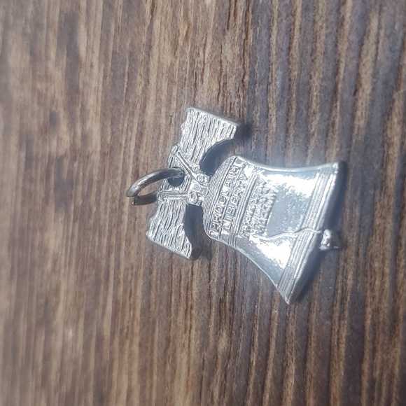 Liberty bell pendant - Picture 2 of 2